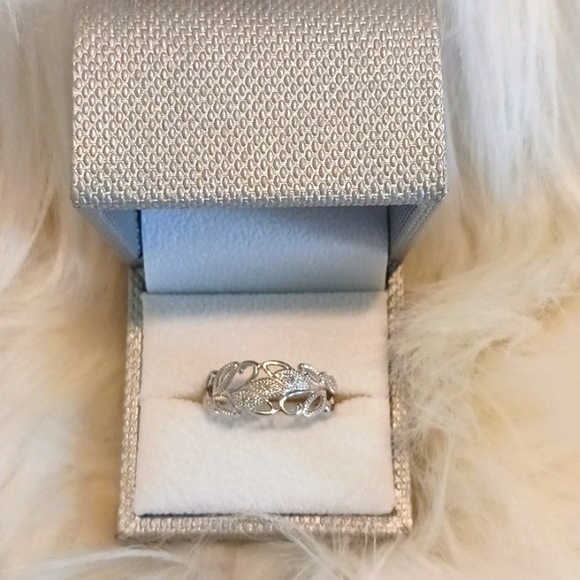 Silver Ring - Picture 3 of 3